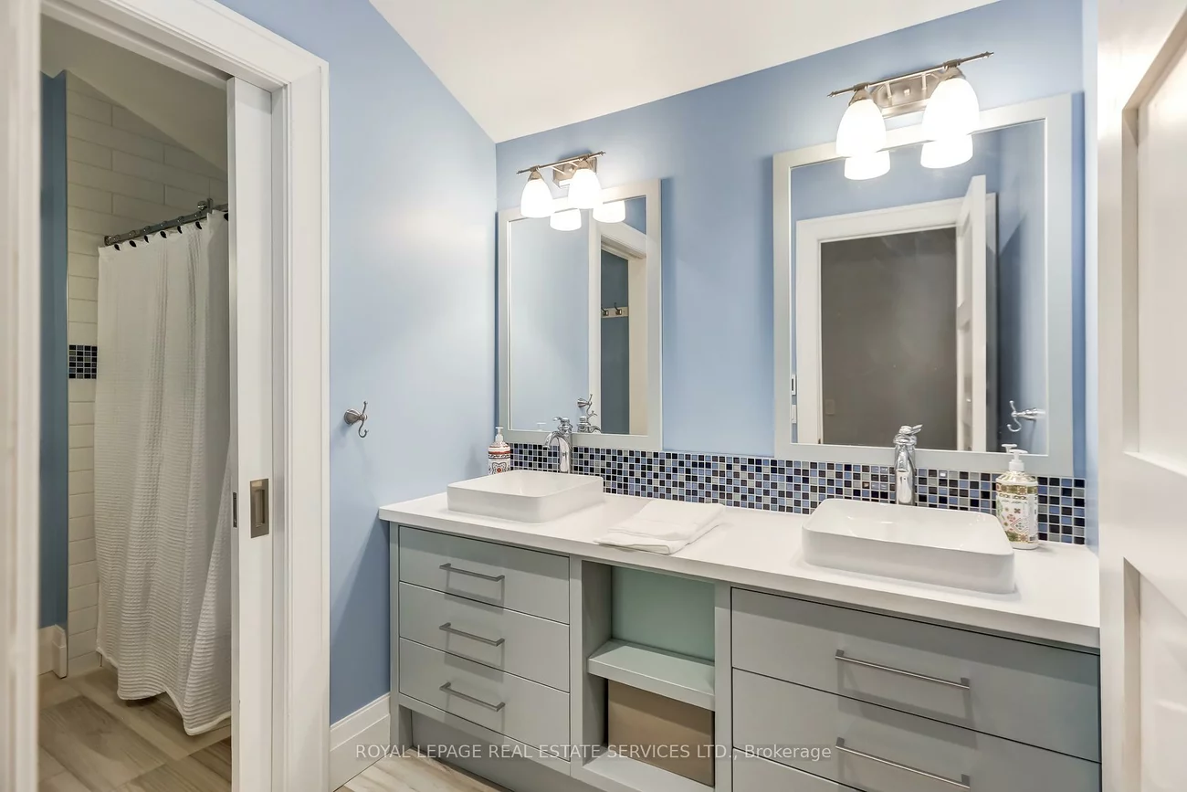 34, Lambeth, Edenbridge-Humber Valley, Toronto