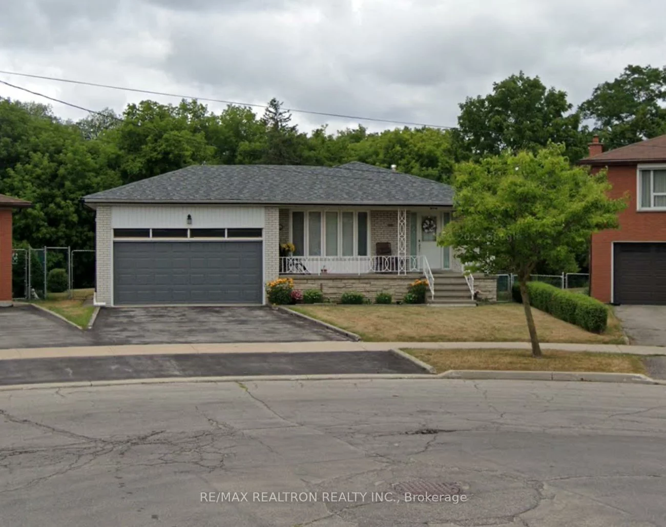 33, Islay, Humbermede, Toronto