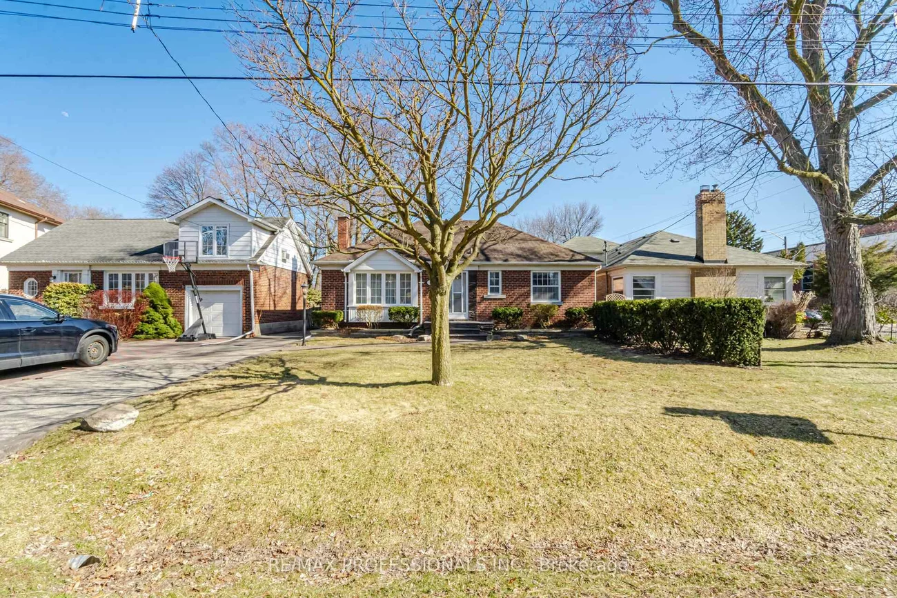 1, Loyalist, Kingsway South, Toronto