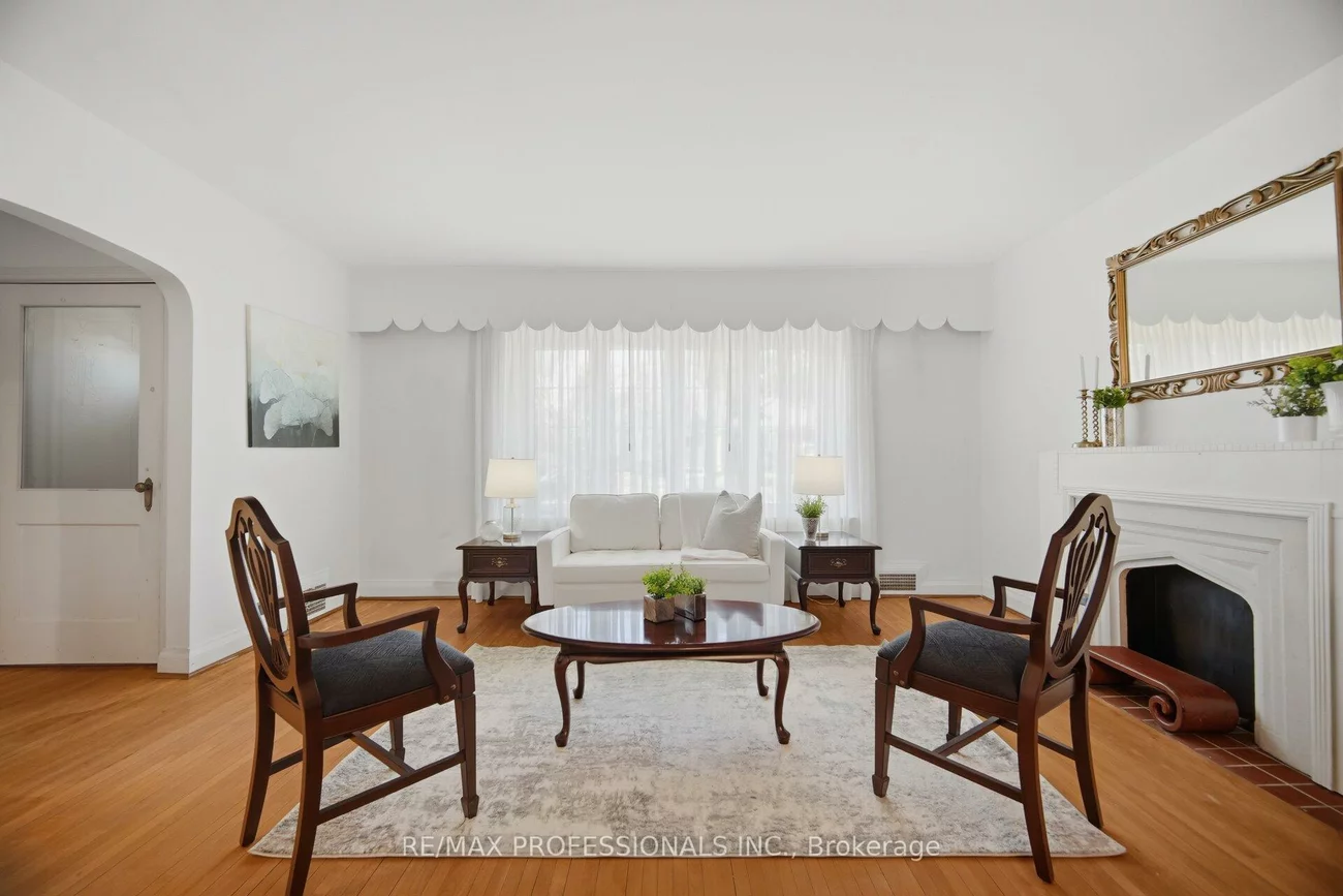 1, Loyalist, Kingsway South, Toronto