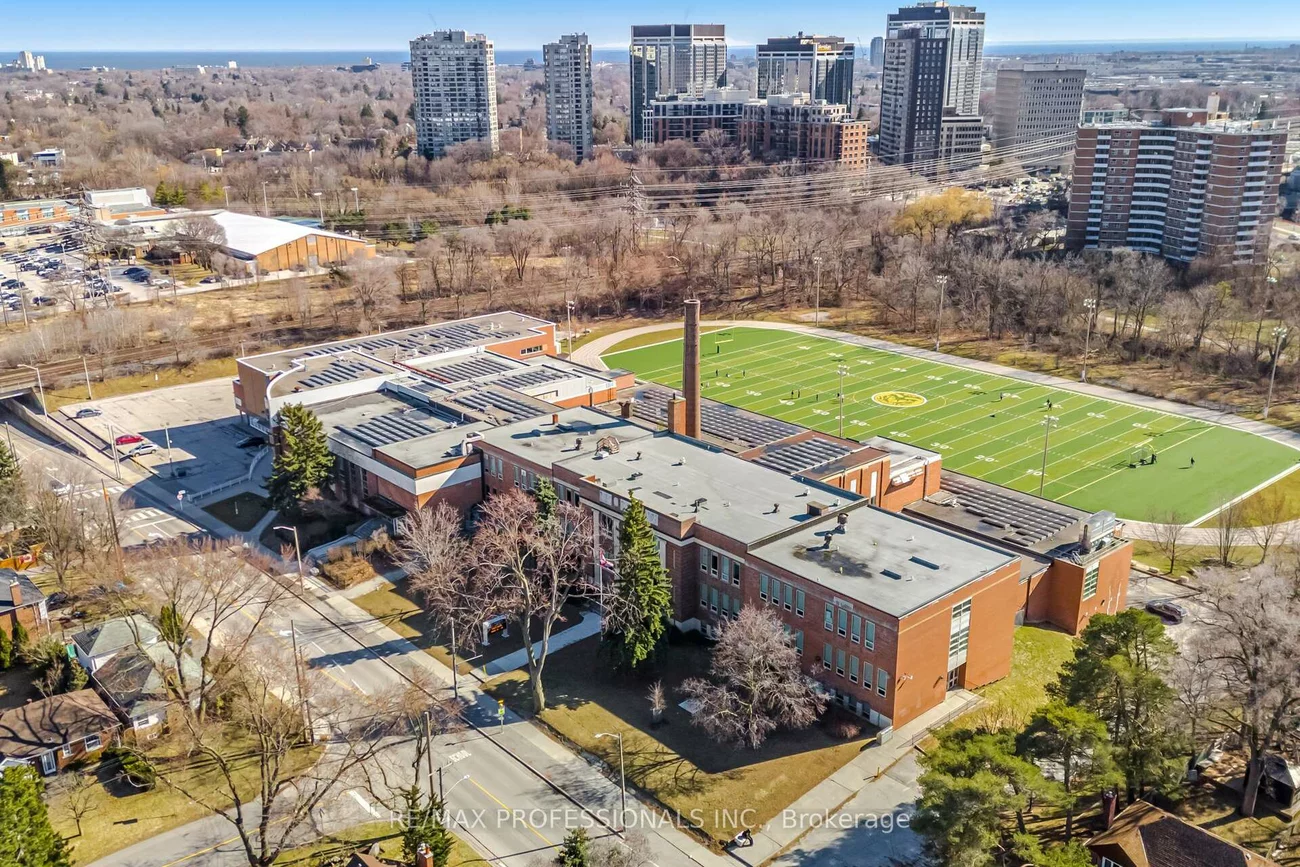 1, Loyalist, Kingsway South, Toronto