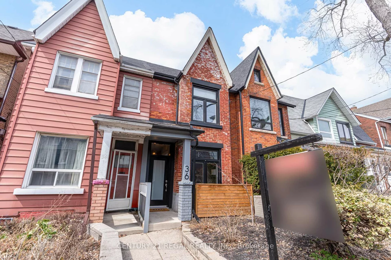 36, Golden, Roncesvalles, Toronto