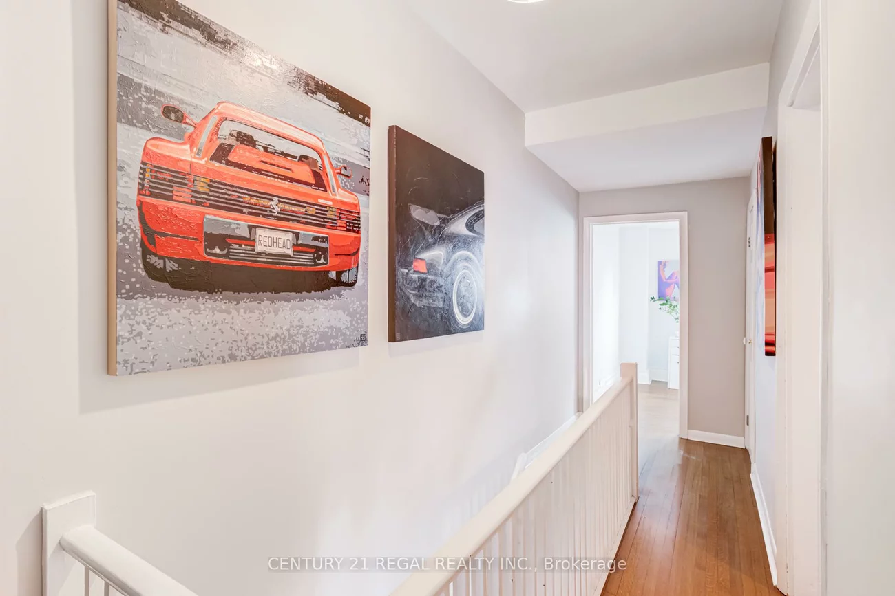 36, Golden, Roncesvalles, Toronto