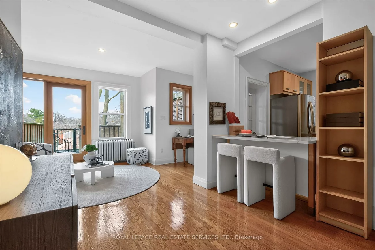 102, Gothic, High Park North, Toronto