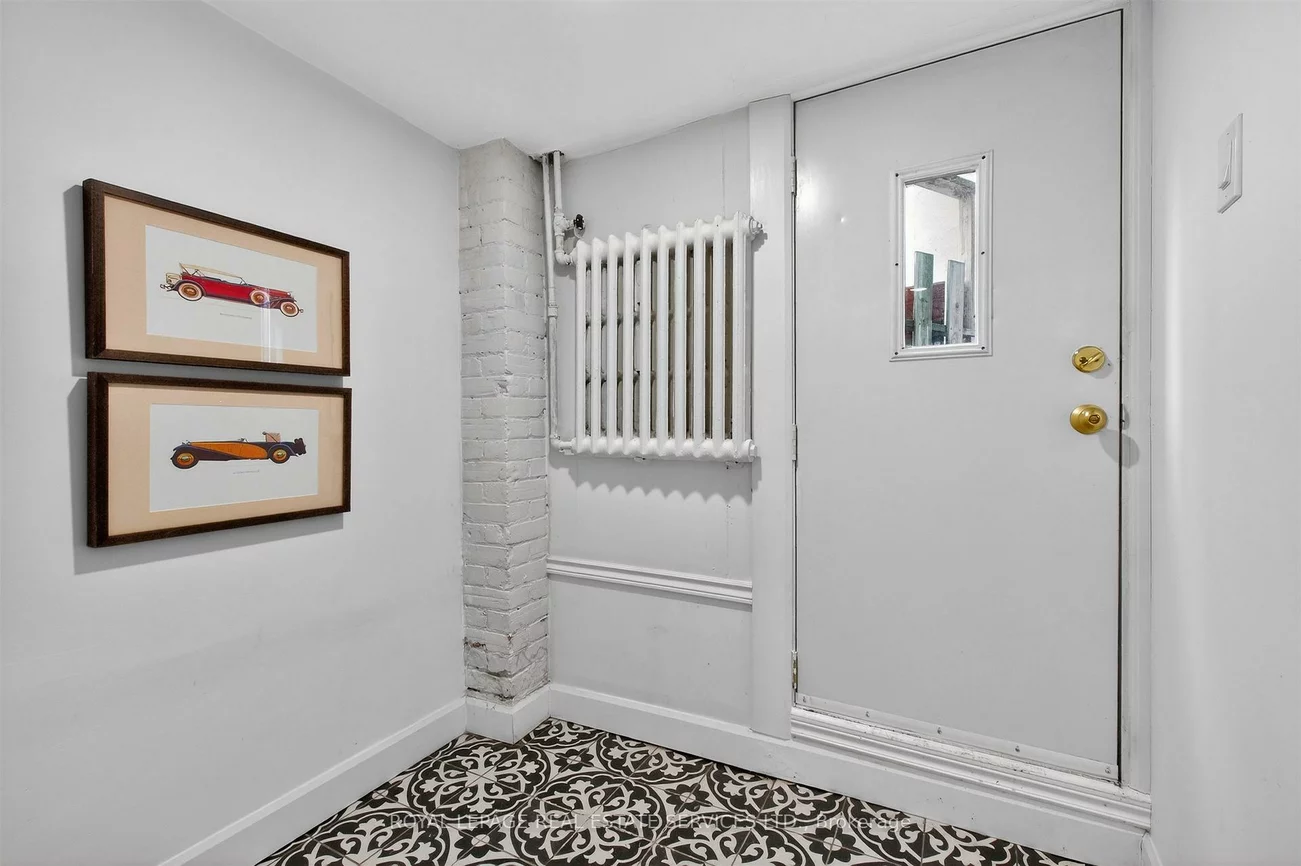 102, Gothic, High Park North, Toronto