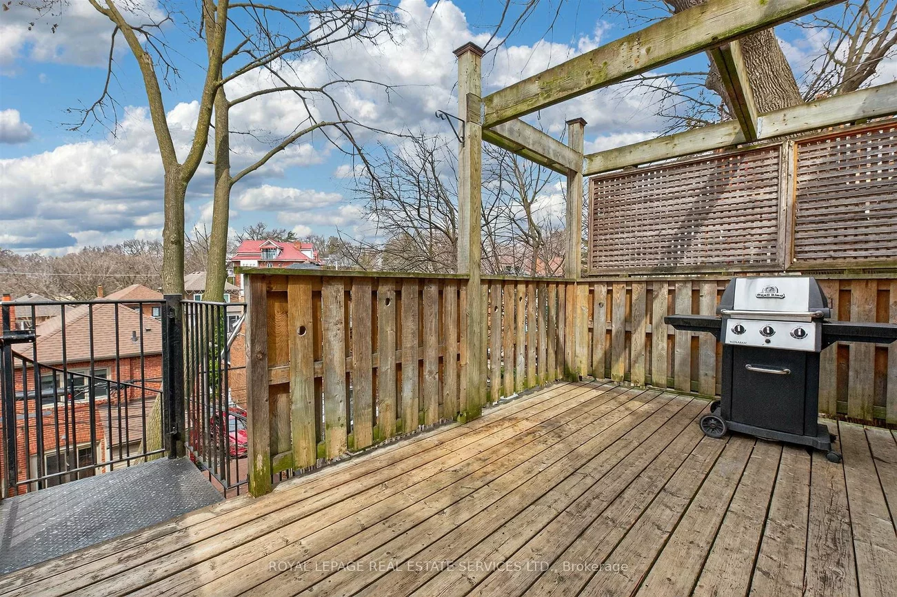 102, Gothic, High Park North, Toronto