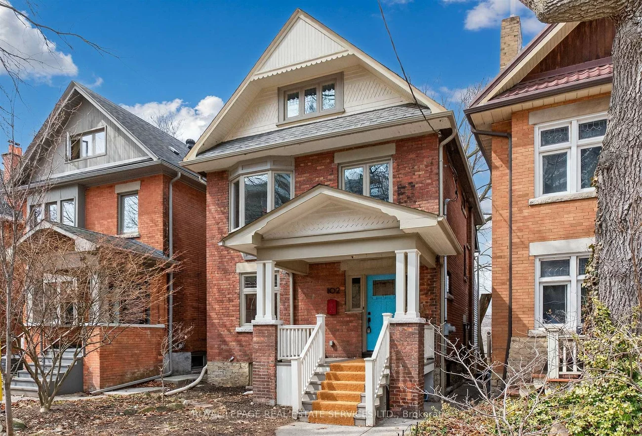 102, Gothic, High Park North, Toronto