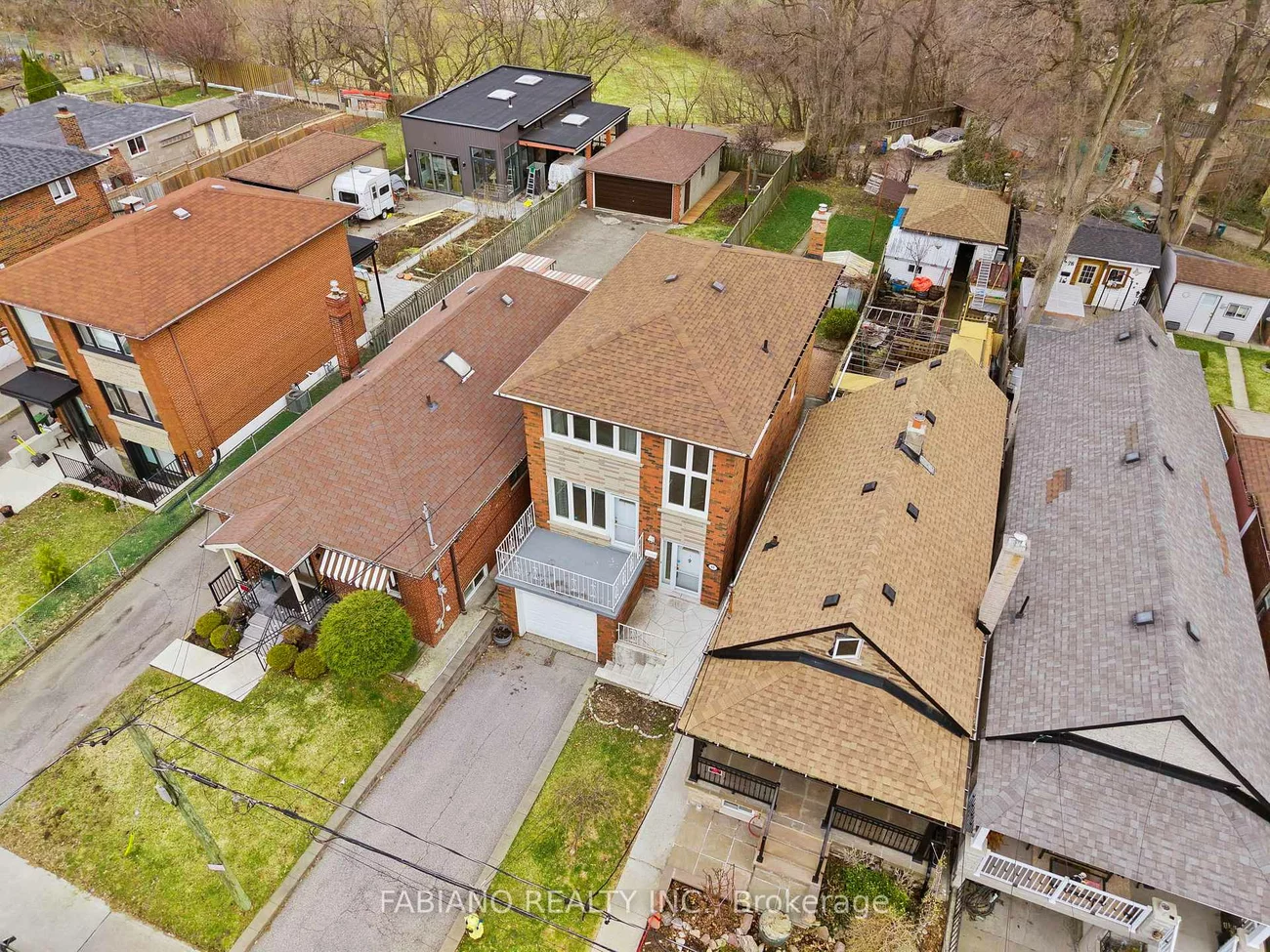 80, Cayuga, Rockcliffe-Smythe, Toronto