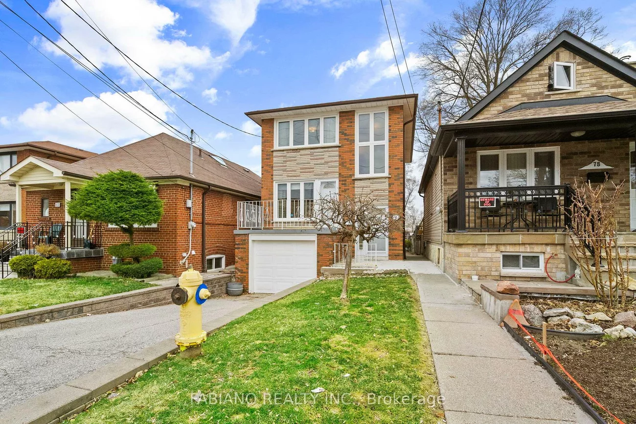 80, Cayuga, Rockcliffe-Smythe, Toronto