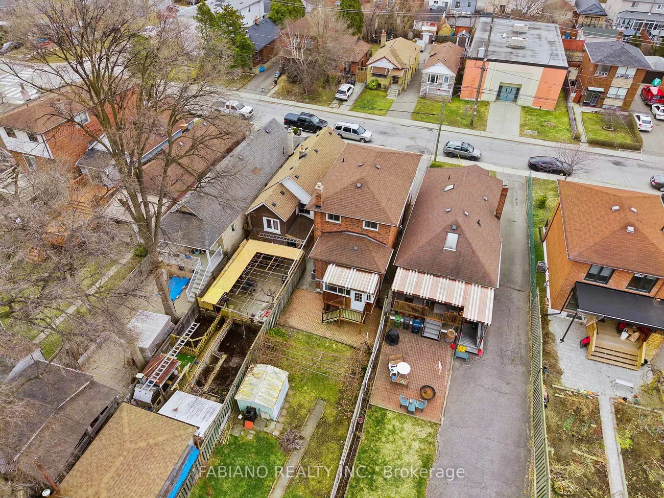 80, Cayuga, Rockcliffe-Smythe, Toronto