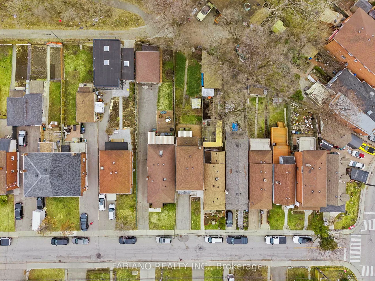 80, Cayuga, Rockcliffe-Smythe, Toronto