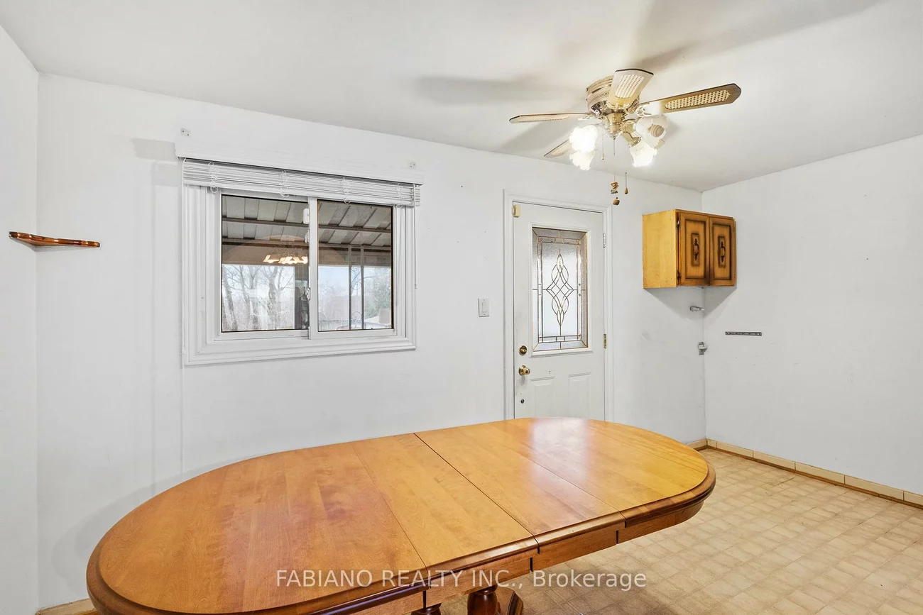 80, Cayuga, Rockcliffe-Smythe, Toronto