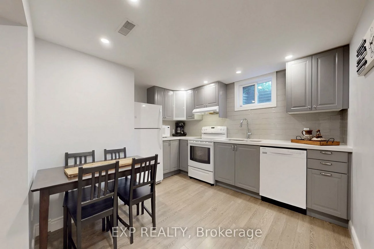 25, McManus, Kingsview Village-The Westway, Toronto