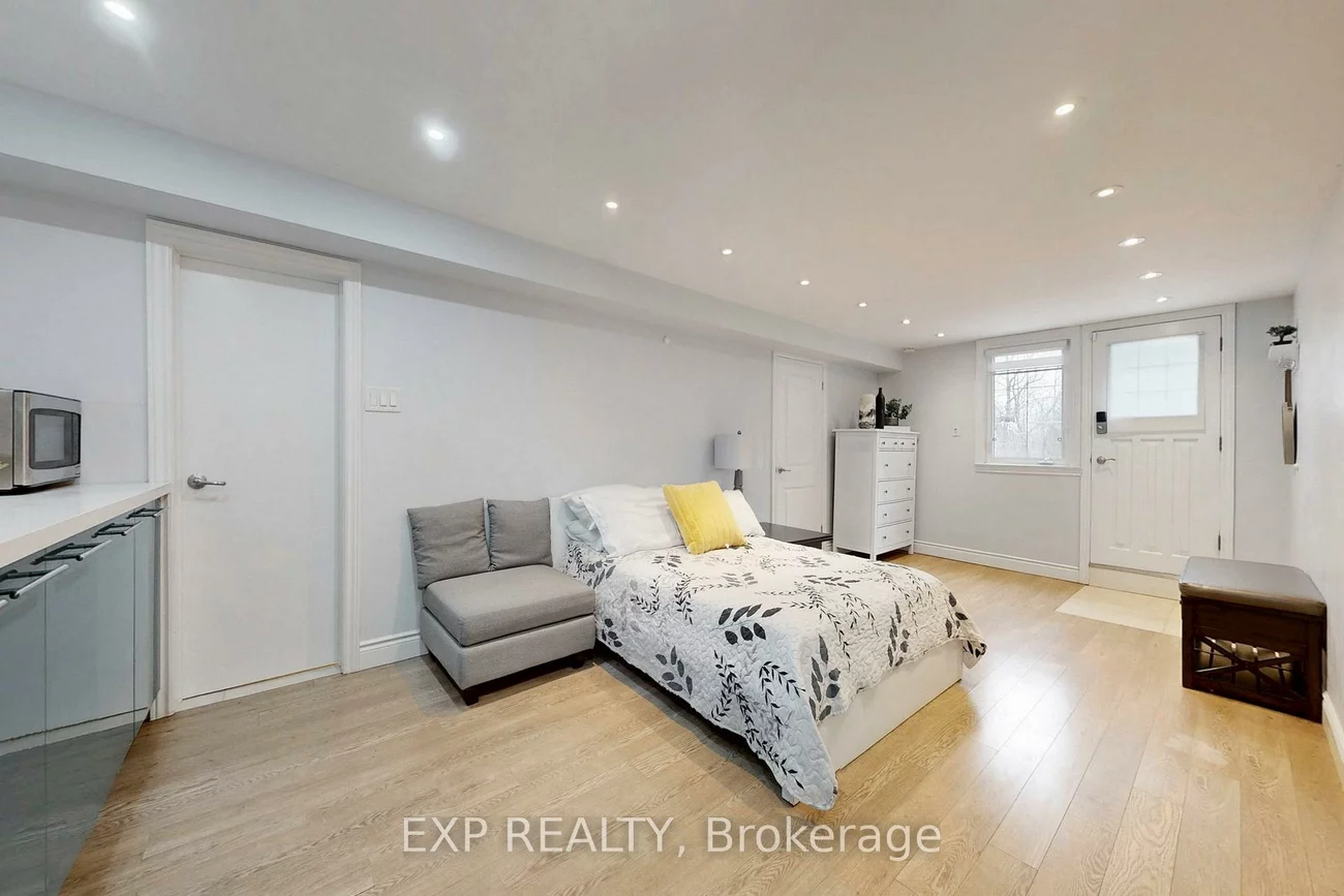 25, McManus, Kingsview Village-The Westway, Toronto