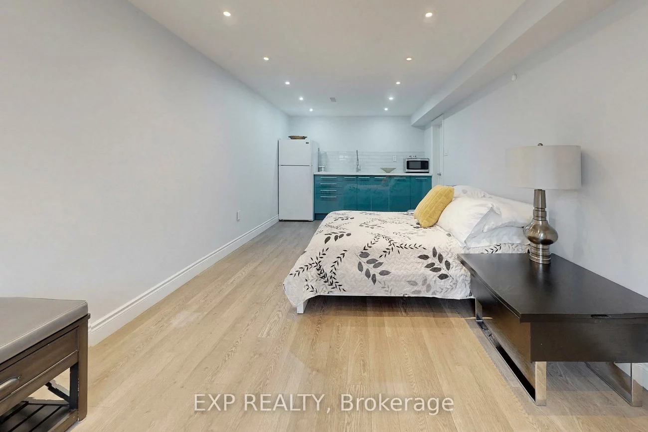 25, McManus, Kingsview Village-The Westway, Toronto