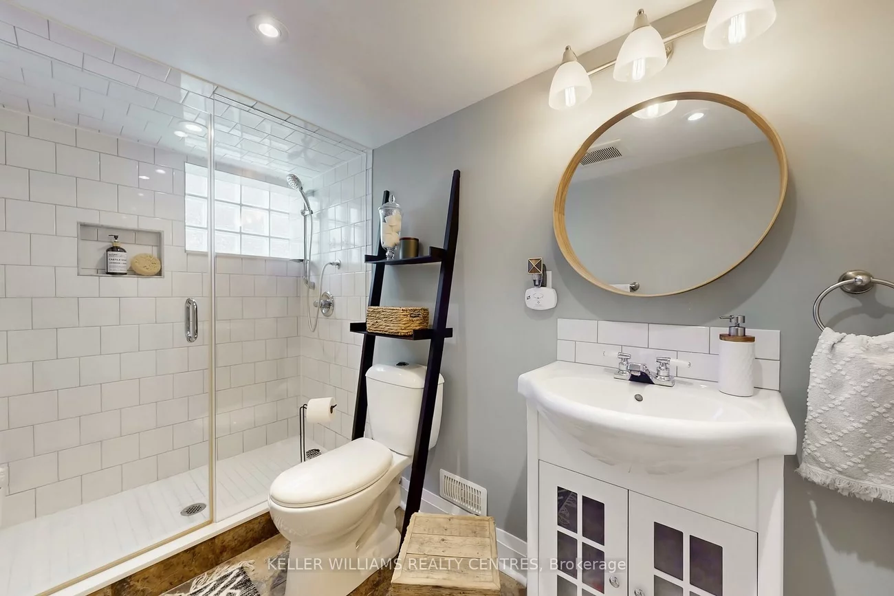 23, Thirteenth, New Toronto, Toronto