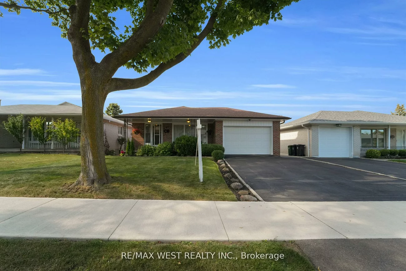 304, La Rose, Willowridge-Martingrove-Richview, Toronto