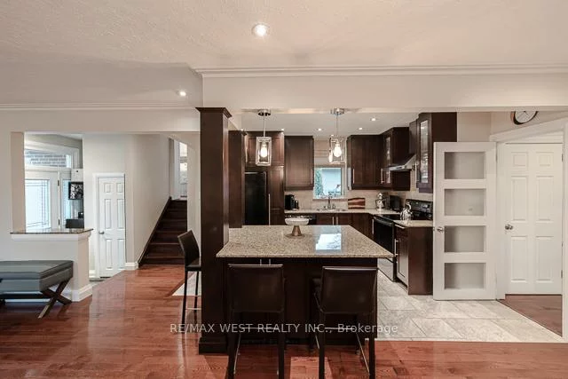 17, Saybrook, Stonegate-Queensway, Toronto