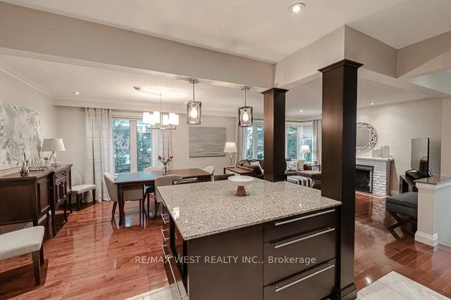 17, Saybrook, Stonegate-Queensway, Toronto