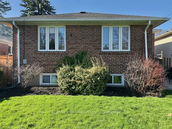 17, Saybrook, Stonegate-Queensway, Toronto