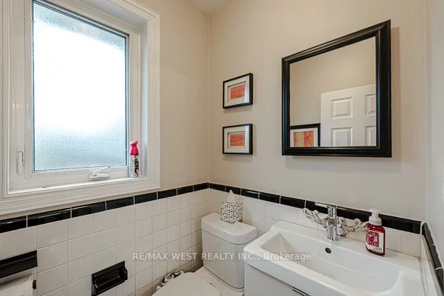 17, Saybrook, Stonegate-Queensway, Toronto