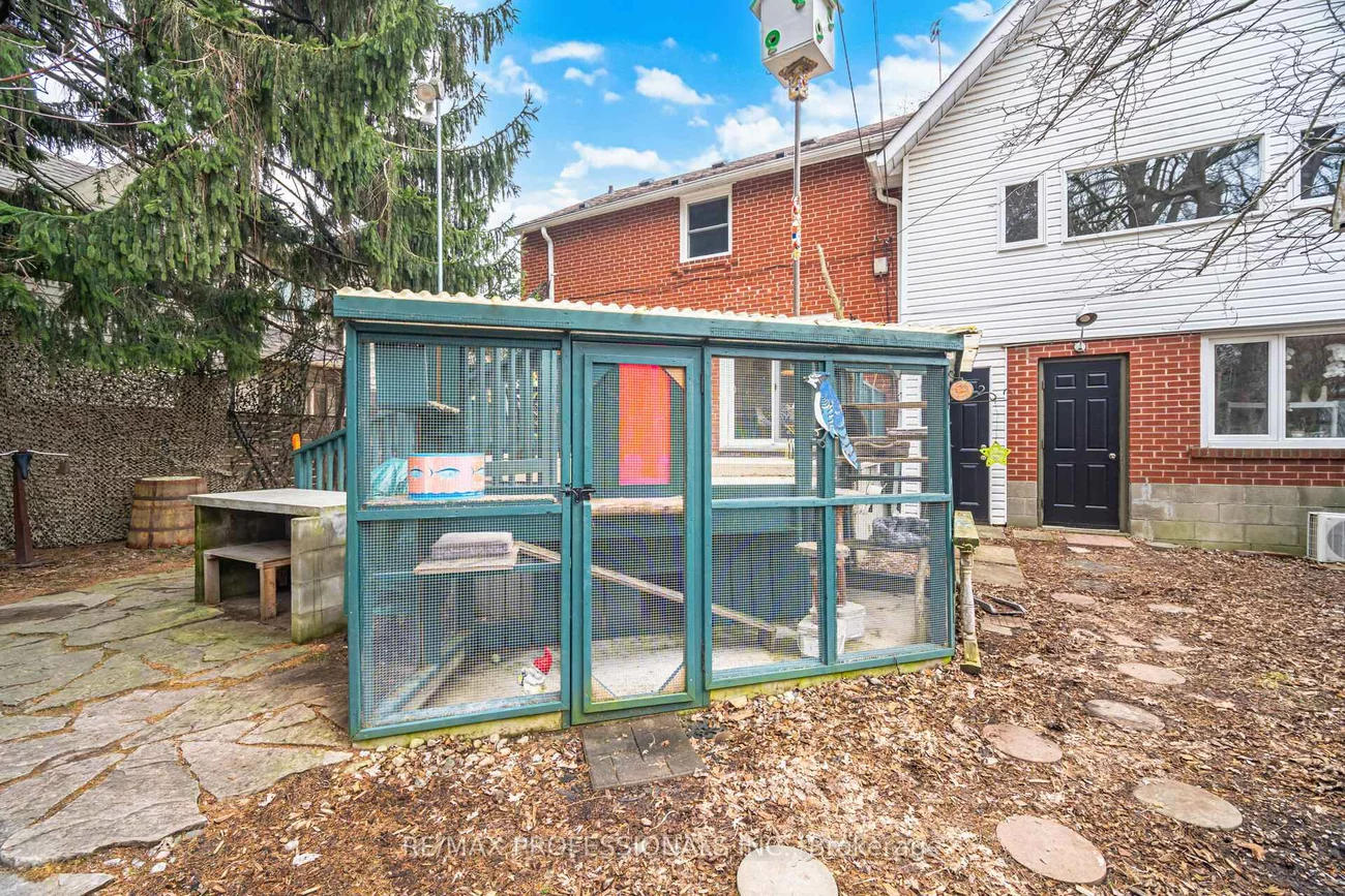 15, Twenty-Seventh, Long Branch, Toronto