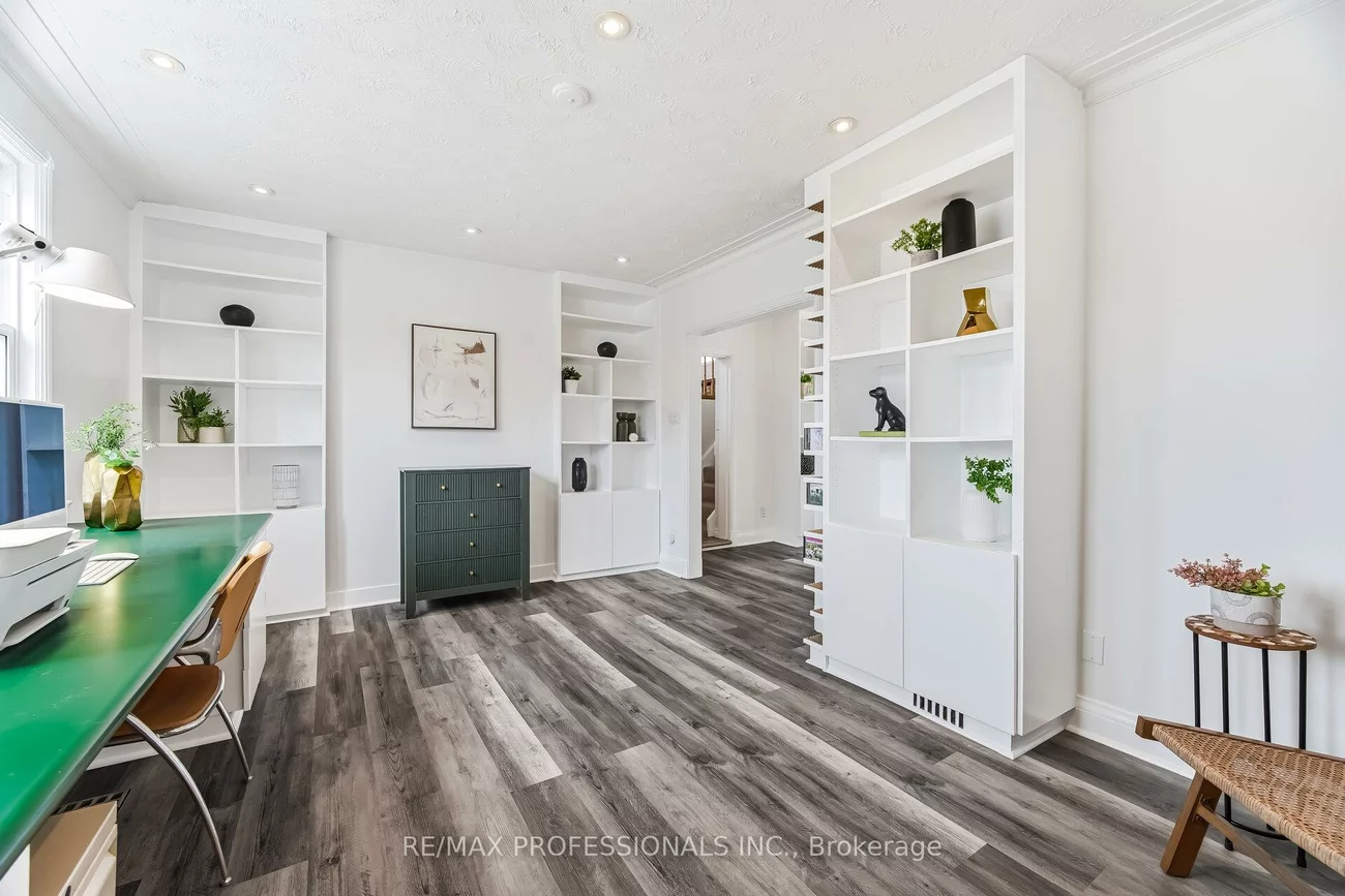 15, Twenty-Seventh, Long Branch, Toronto