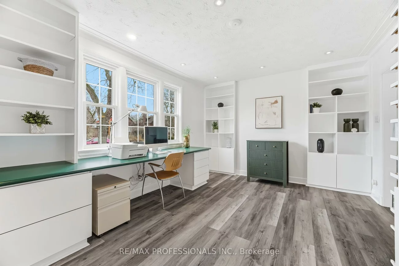 15, Twenty-Seventh, Long Branch, Toronto