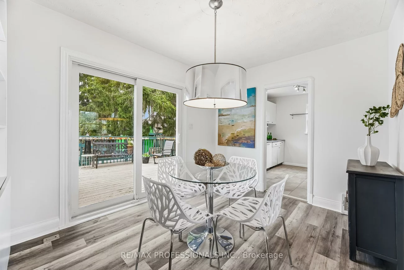 15, Twenty-Seventh, Long Branch, Toronto