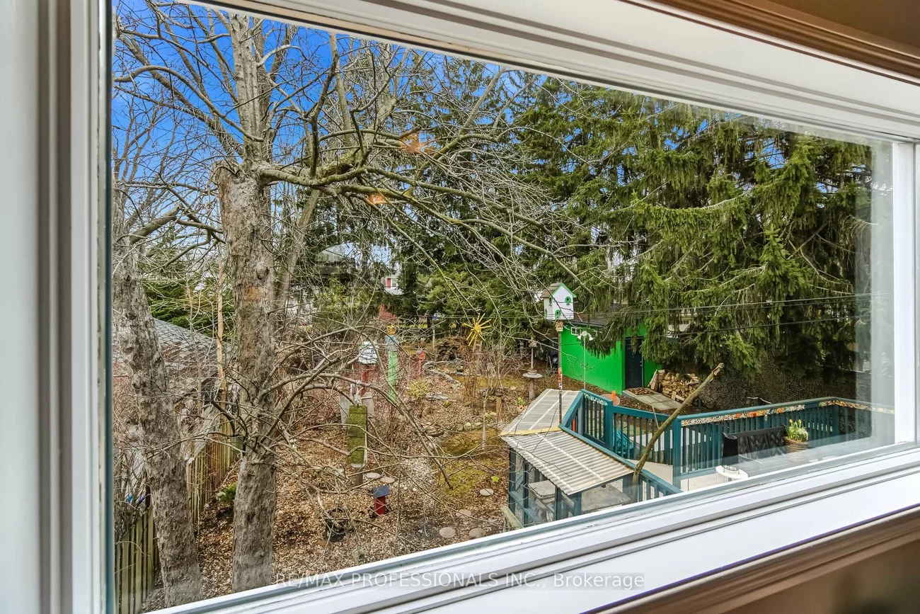 15, Twenty-Seventh, Long Branch, Toronto