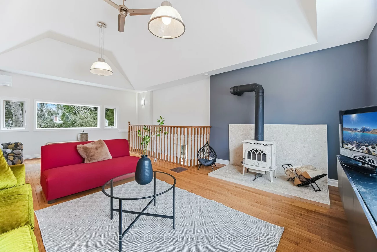 15, Twenty-Seventh, Long Branch, Toronto