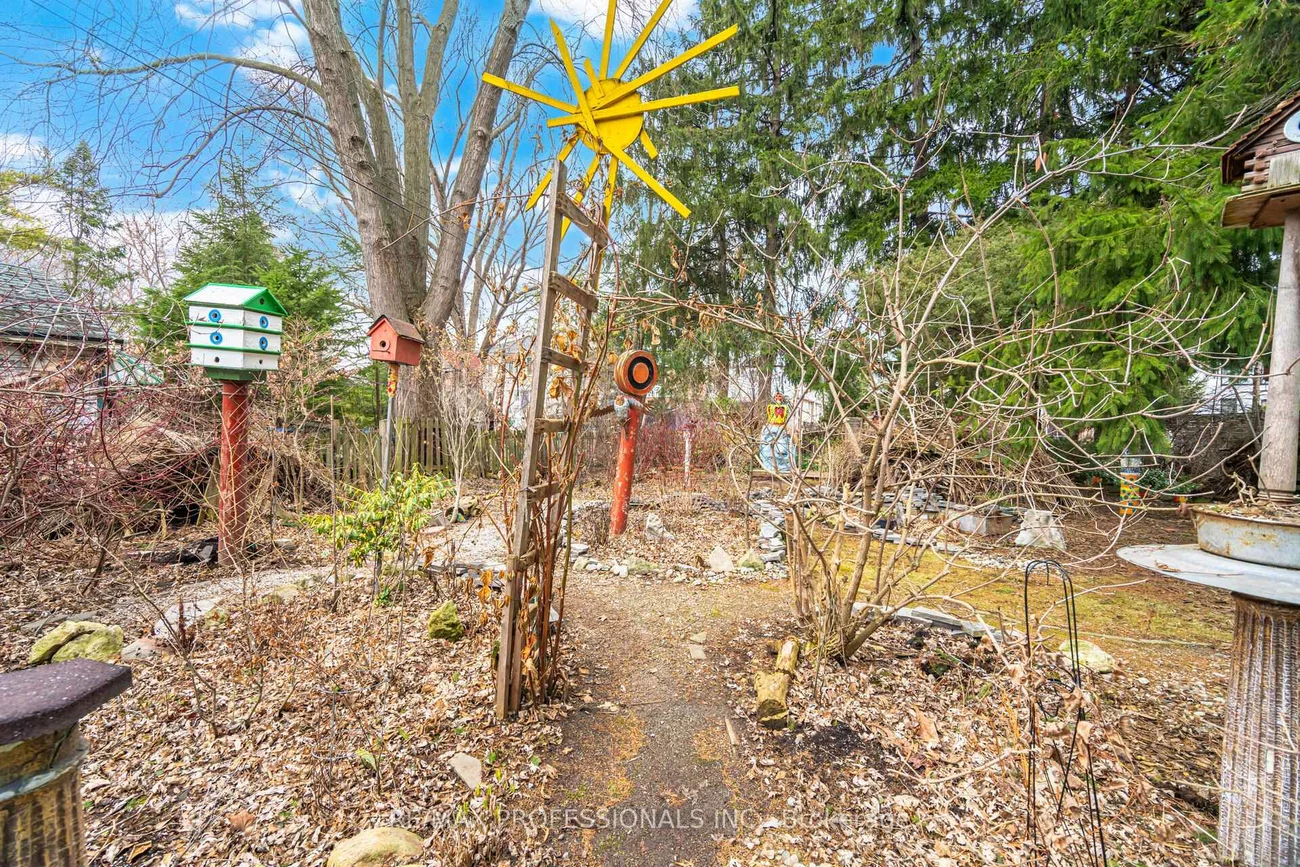 15, Twenty-Seventh, Long Branch, Toronto