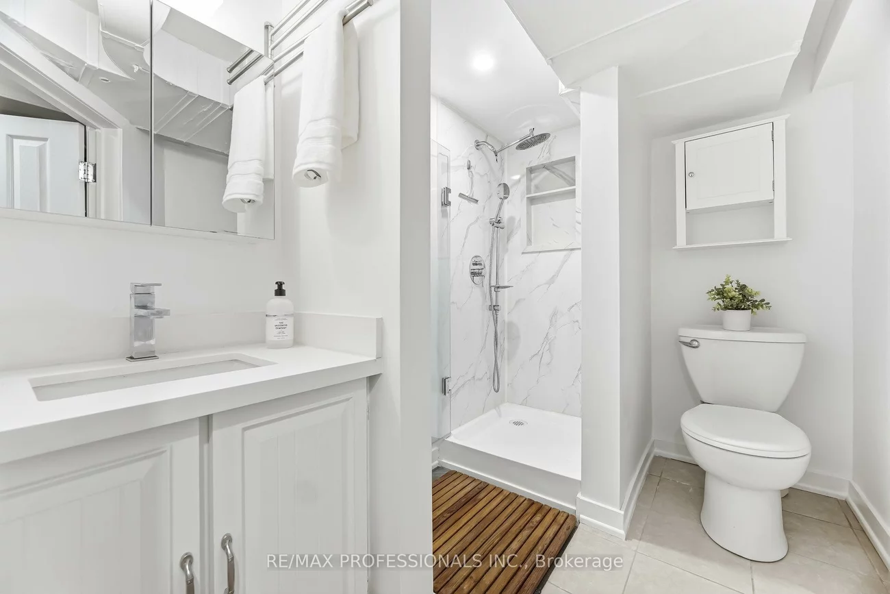 15, Twenty-Seventh, Long Branch, Toronto