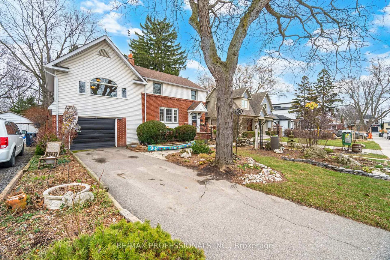 15, Twenty-Seventh, Long Branch, Toronto