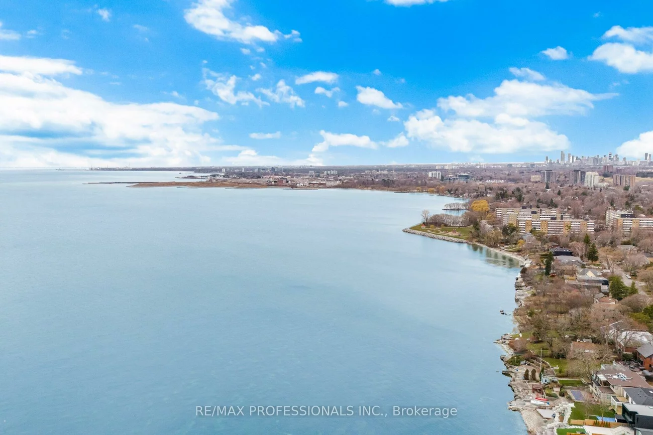 15, Twenty-Seventh, Long Branch, Toronto