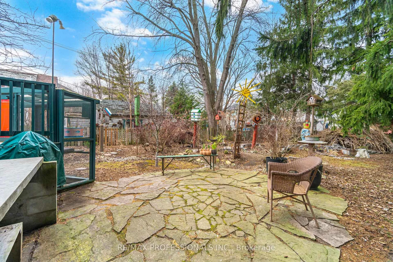 15, Twenty-Seventh, Long Branch, Toronto