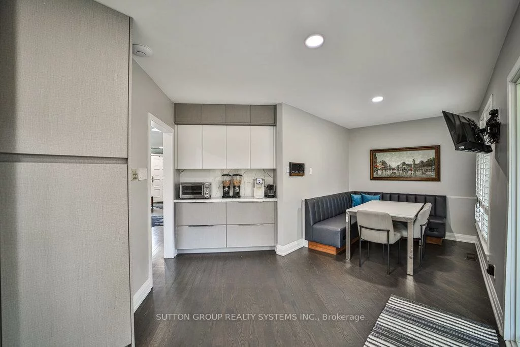 3, Twyford, Princess-Rosethorn, Toronto