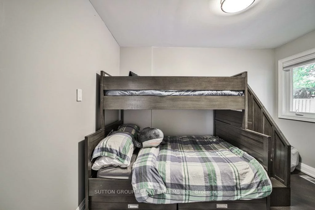 3, Twyford, Princess-Rosethorn, Toronto