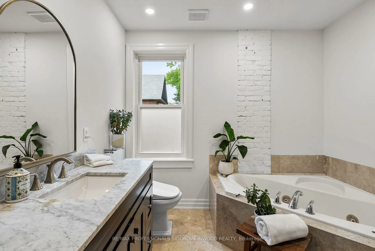 224, Gilmour, Junction Area, Toronto