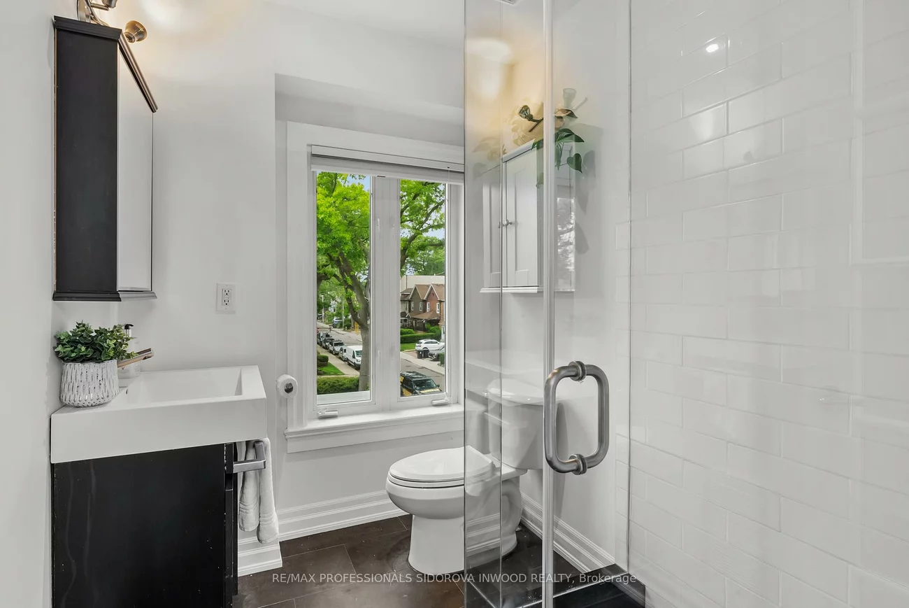 224, Gilmour, Junction Area, Toronto