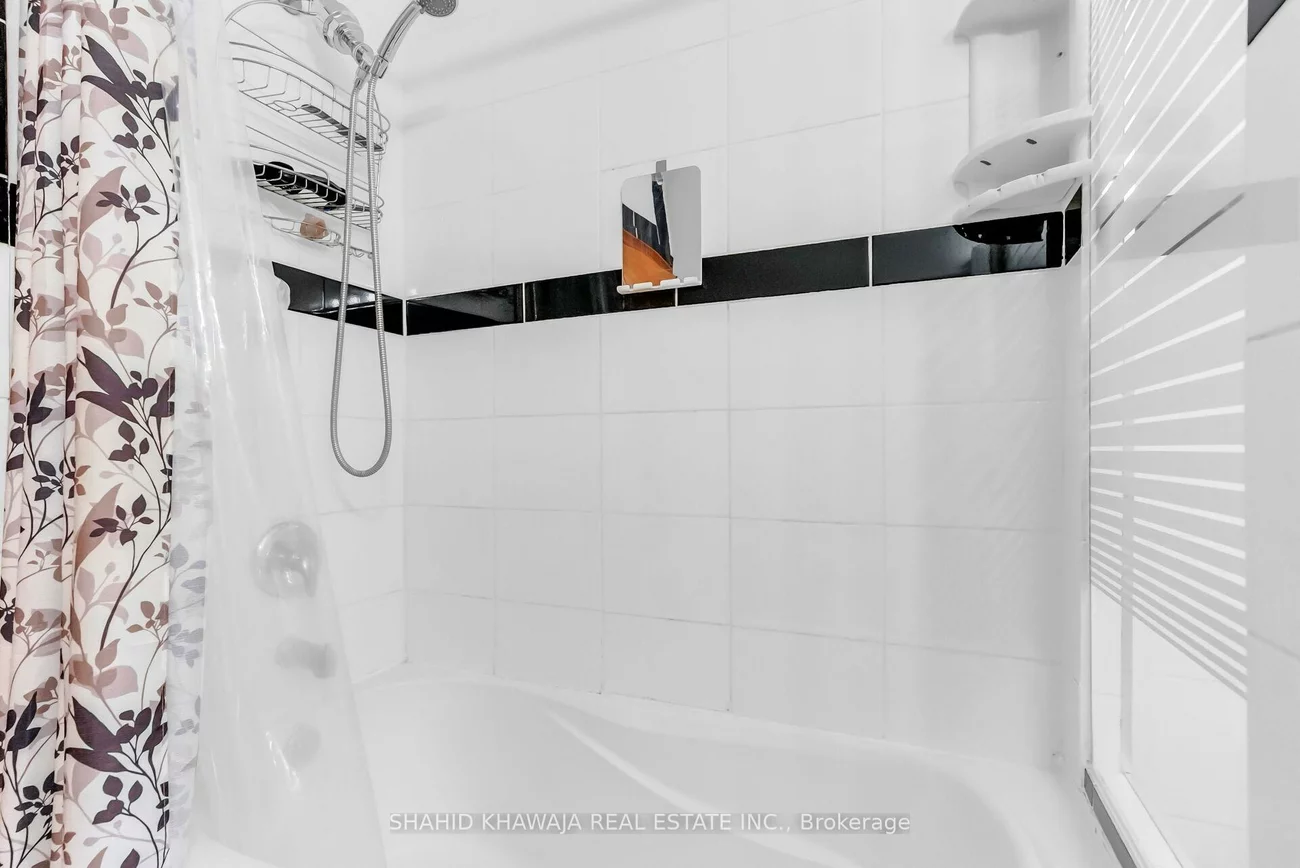 58, Pauline, Dovercourt-Wallace Emerson-Junction, Toronto