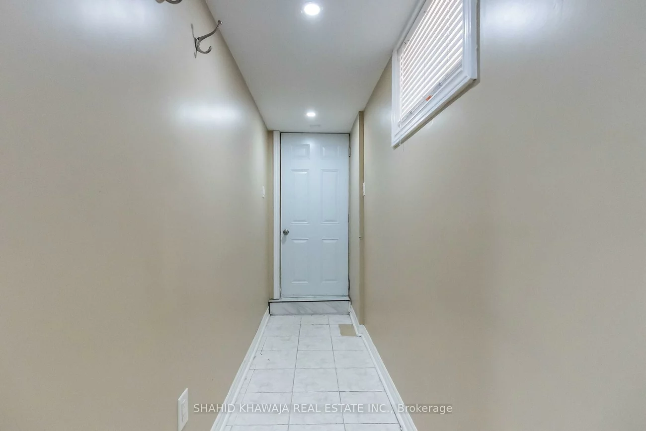 58, Pauline, Dovercourt-Wallace Emerson-Junction, Toronto