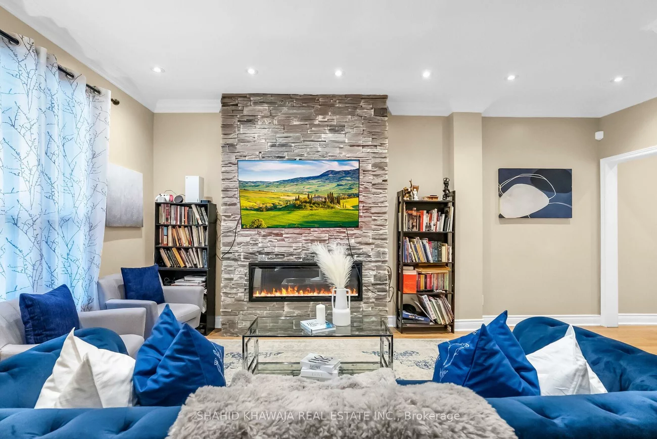 58, Pauline, Dovercourt-Wallace Emerson-Junction, Toronto