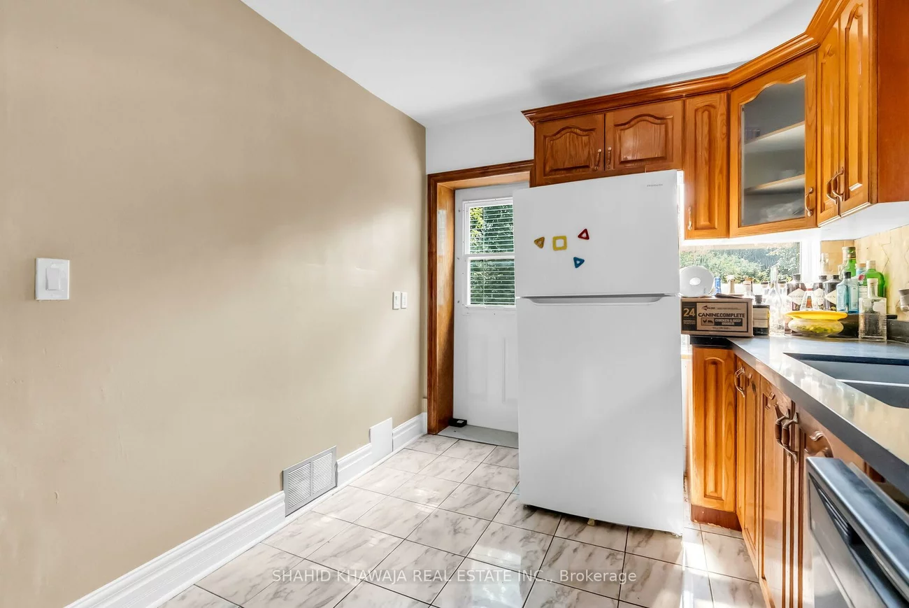 58, Pauline, Dovercourt-Wallace Emerson-Junction, Toronto