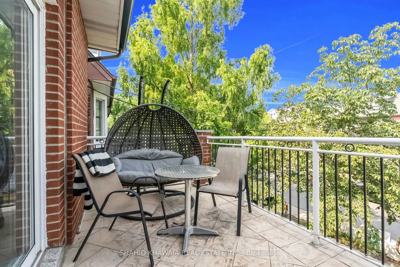 58, Pauline, Dovercourt-Wallace Emerson-Junction, Toronto