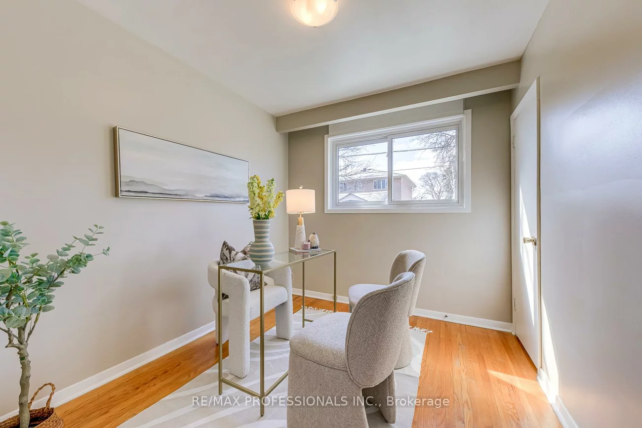 270, Wellesworth, Eringate-Centennial-West Deane, Toronto