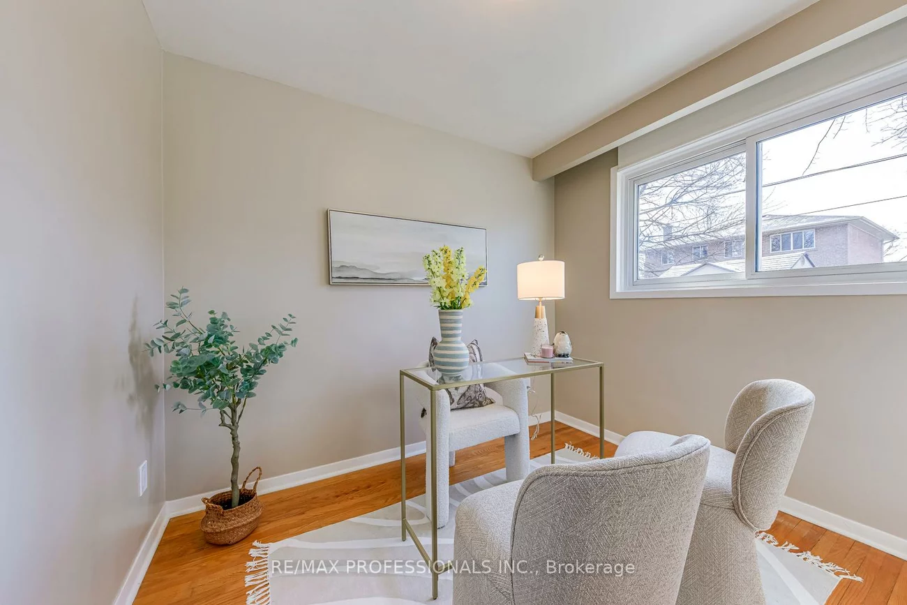 270, Wellesworth, Eringate-Centennial-West Deane, Toronto