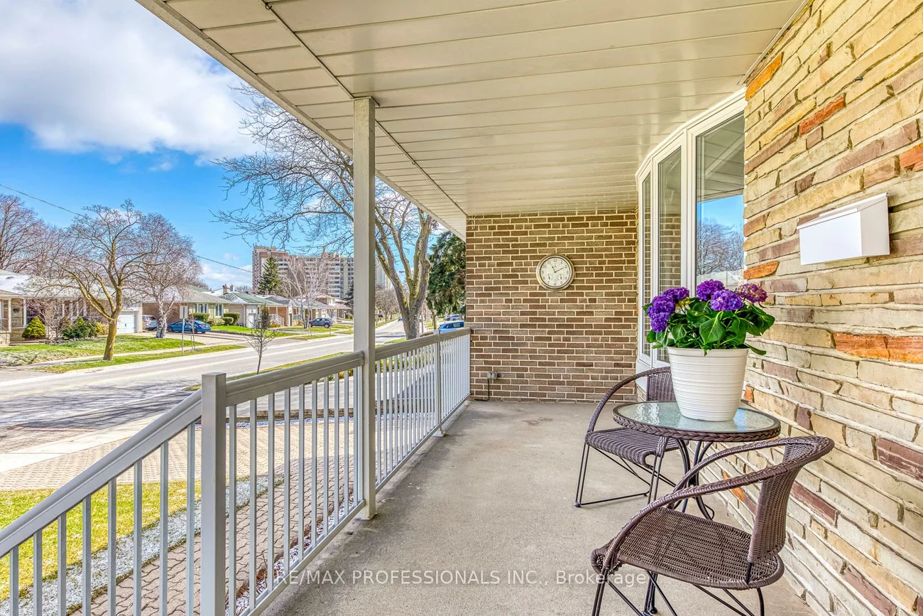 270, Wellesworth, Eringate-Centennial-West Deane, Toronto