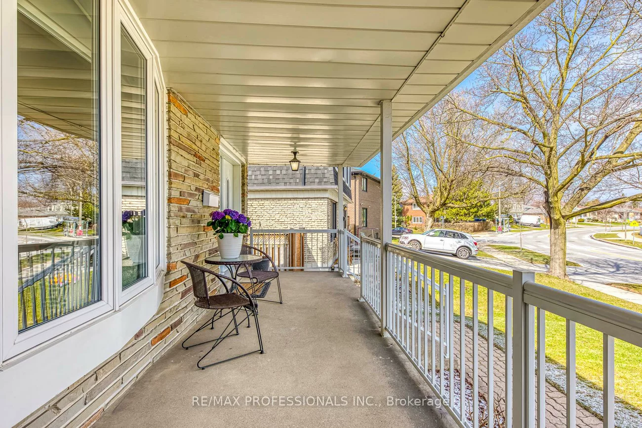 270, Wellesworth, Eringate-Centennial-West Deane, Toronto