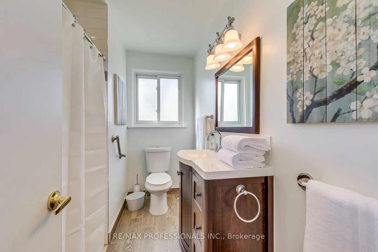 270, Wellesworth, Eringate-Centennial-West Deane, Toronto